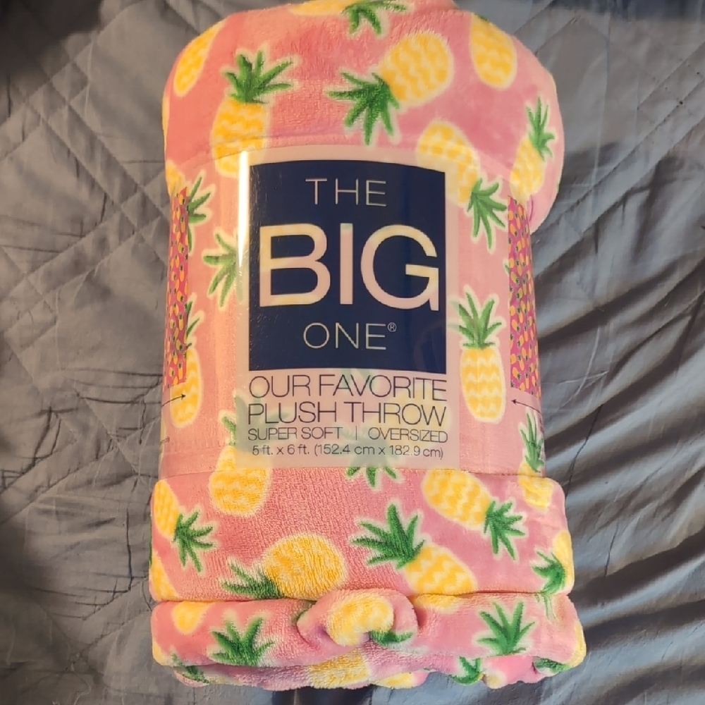The Big One Pink Pineapple Plush Throw